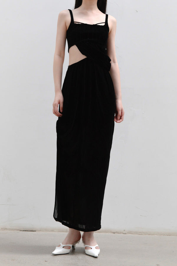 Un Morceau Waist Twist Cutout Slip Dress UM231LS05 Black